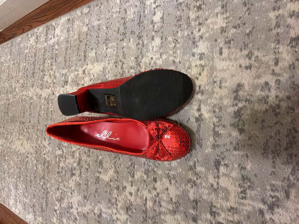 Ellie Judy Red Sequin Bow Pumps Wizard of Oz Dorothy Shoes Size 9 - Picture 4 of 5